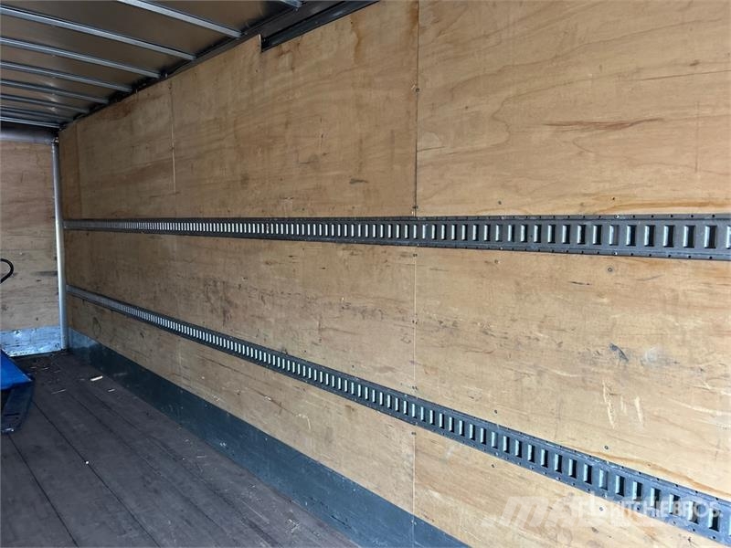 Freightliner M2 106 4x2 Van Truck (Inoperable) Фургони