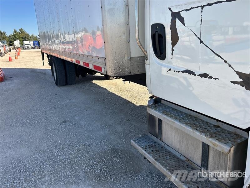 Freightliner M2 106 4x2 Van Truck Furgons