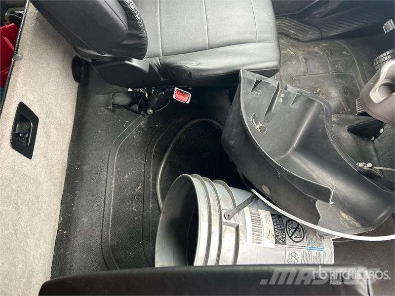 Freightliner M2 106 4x2 Van Truck (Inoperable) Фургони