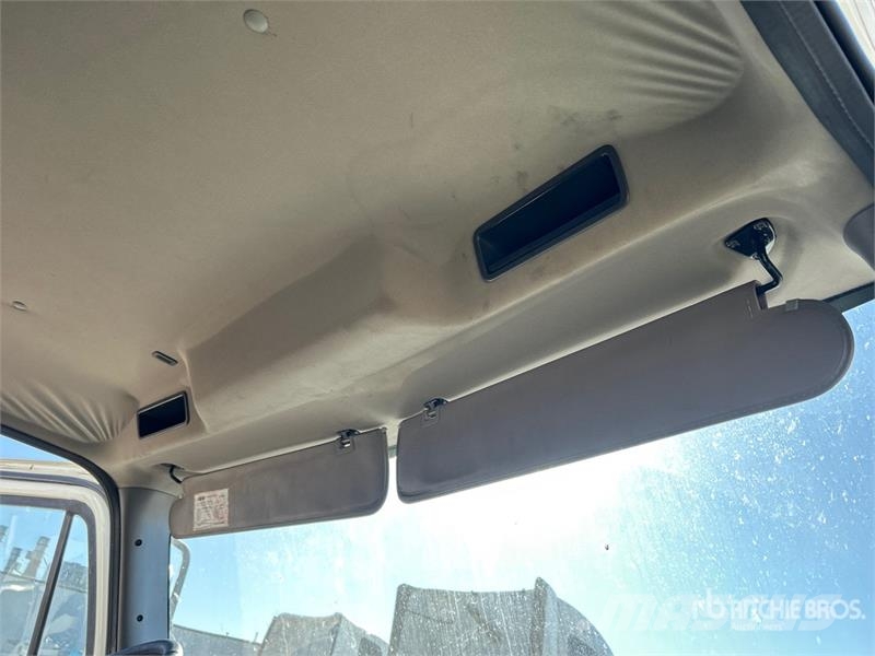 Freightliner M2 106 4x2 Van Truck Furgons