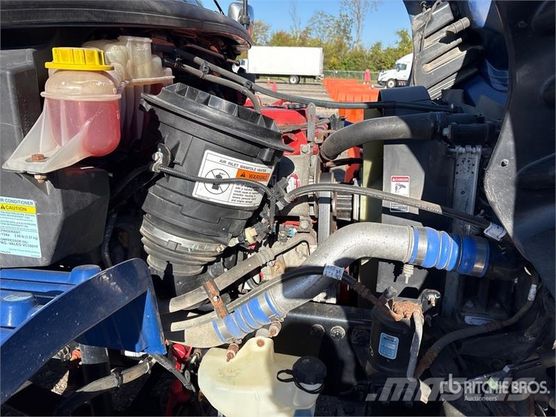 Freightliner M2 106 4x2 Van Truck Camiones caja cerrada
