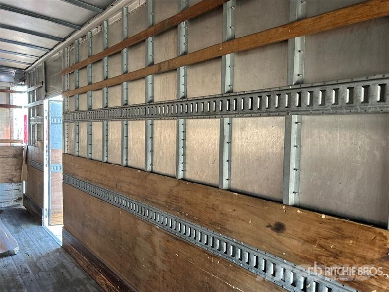Freightliner M2 106 4x2 Van Truck Kastenaufbau