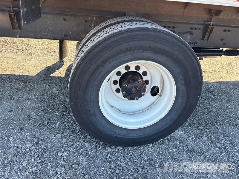 Freightliner M2 106 4x2 Van Truck Фургони