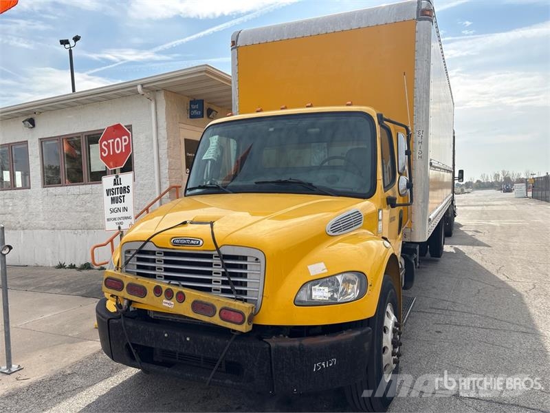 Freightliner M2 106 Cab and Chassis Kofferaufbau