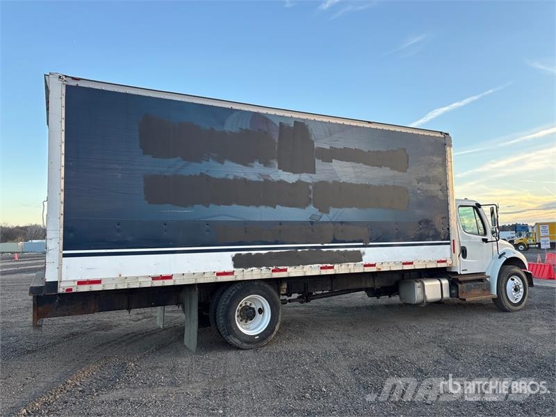 Freightliner M2 106 Van Truck Furgons