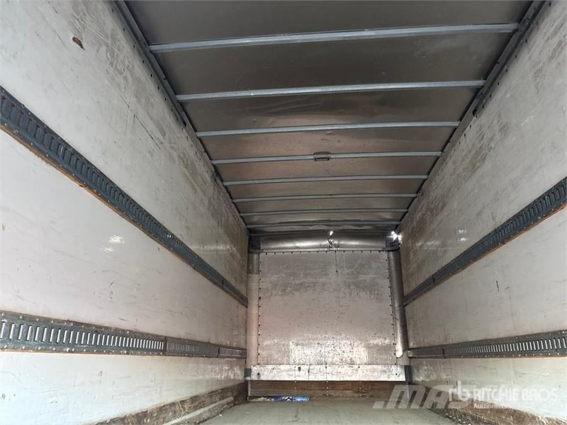 Freightliner M2 106 Van Truck Furgons