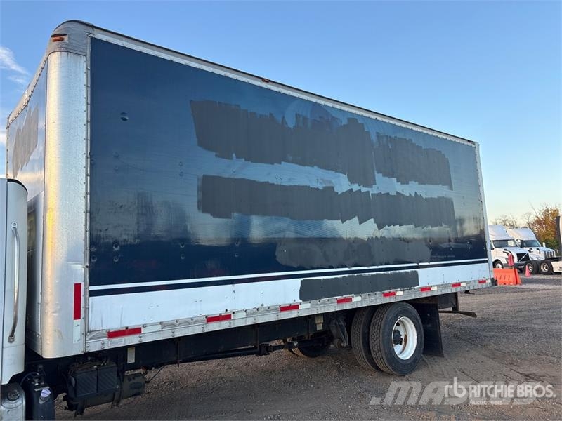 Freightliner M2 106 Van Truck Furgons