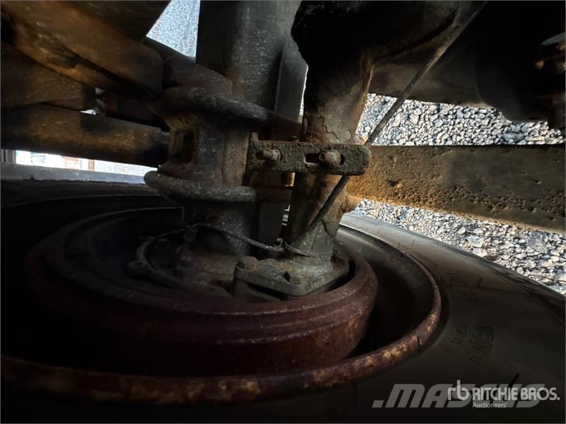 Freightliner M2 106 Van Truck Furgons
