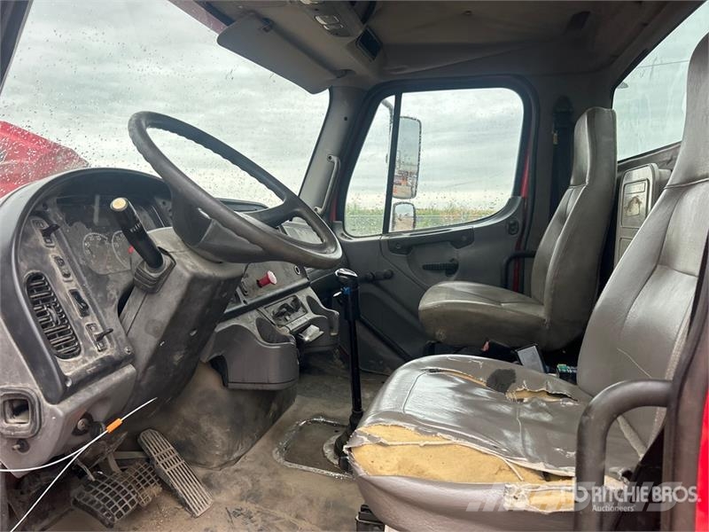 Freightliner M2 112 8x4 Hi-Rail Tri/A Dump Truck Tipper trucks