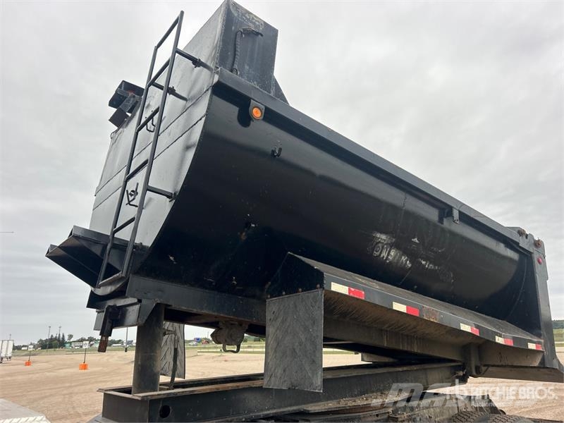 Freightliner M2 112 8x4 Hi-Rail Tri/A Dump Truck Tipper trucks