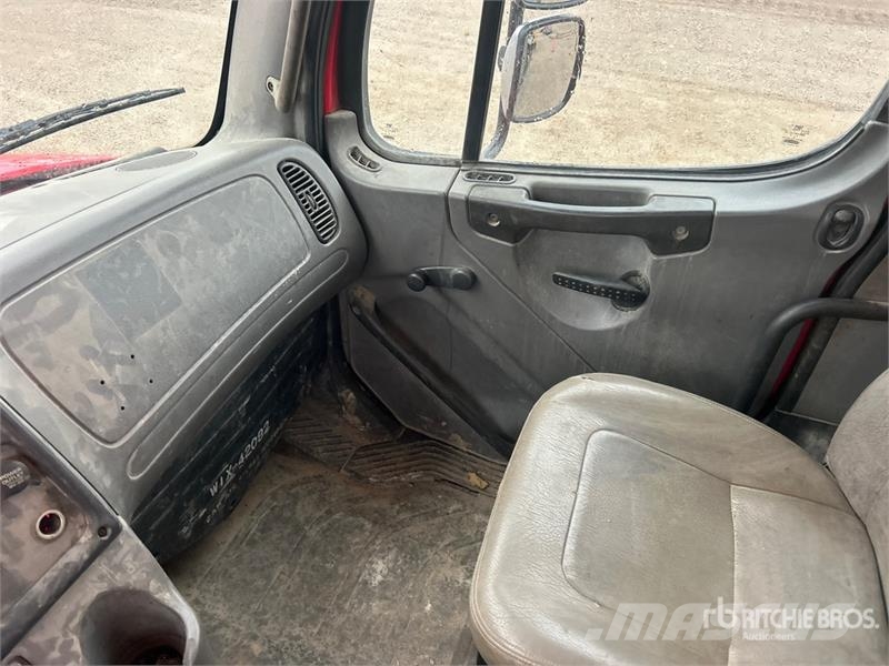 Freightliner M2 112 8x4 Hi-Rail Tri/A Dump Truck Tipper trucks