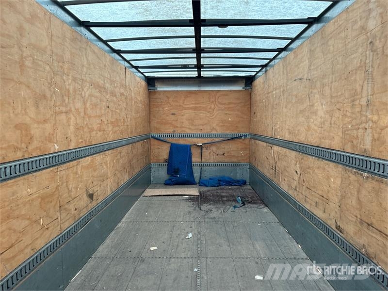 Freightliner M2106 4x2 Van Truck Box trucks