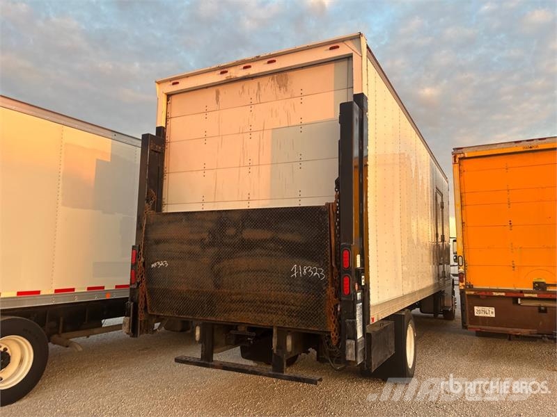 Freightliner M2106 4x2 Van Truck Camion Fourgon