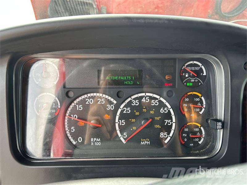 Freightliner M2106 4x2 Van Truck Box trucks