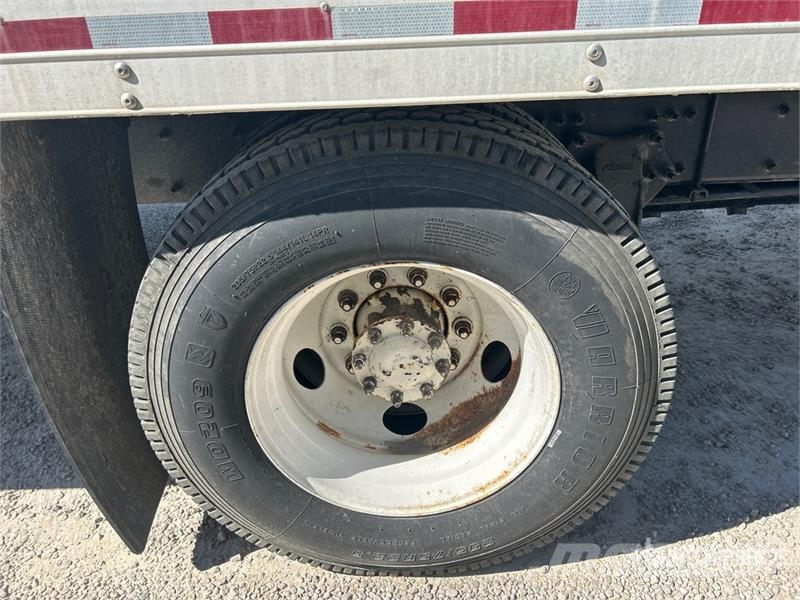 Freightliner M2106 4x2 Van Truck (Inoperable) Camion Fourgon