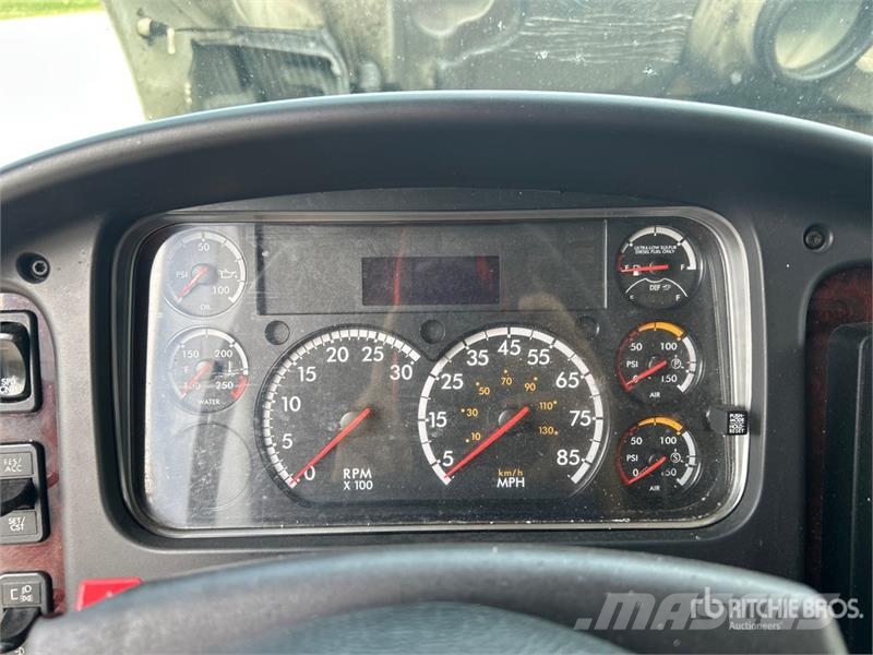 Freightliner M2106 4x2 Van Truck (Inoperable) Kastenaufbau