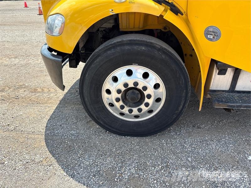 Freightliner M2106 4x2 Van Truck Furgons