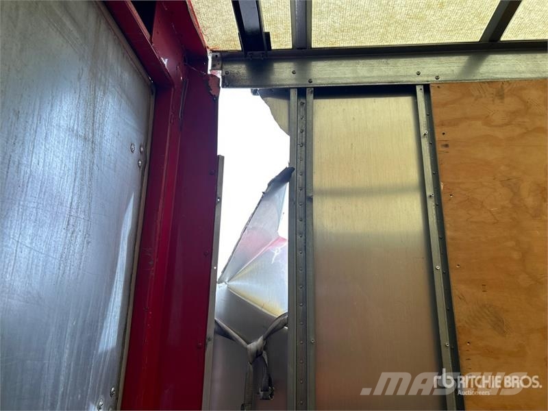 Freightliner M2106 4x2 Van Truck Box trucks