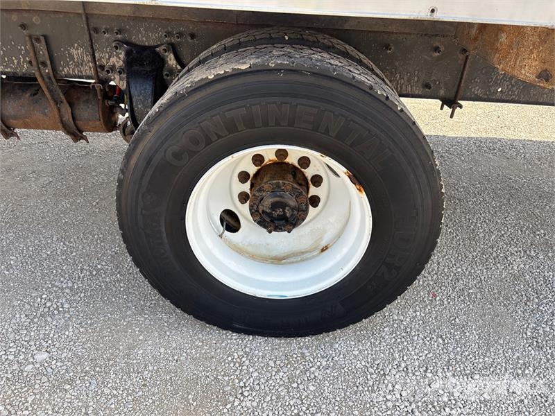 Freightliner M2106 4x2 Van Truck ボックスボディー、ウイング、箱車
