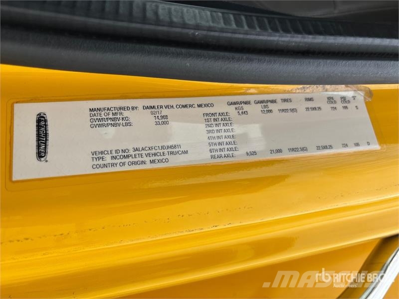 Freightliner M2106 4x2 Van Truck ボックスボディー、ウイング、箱車