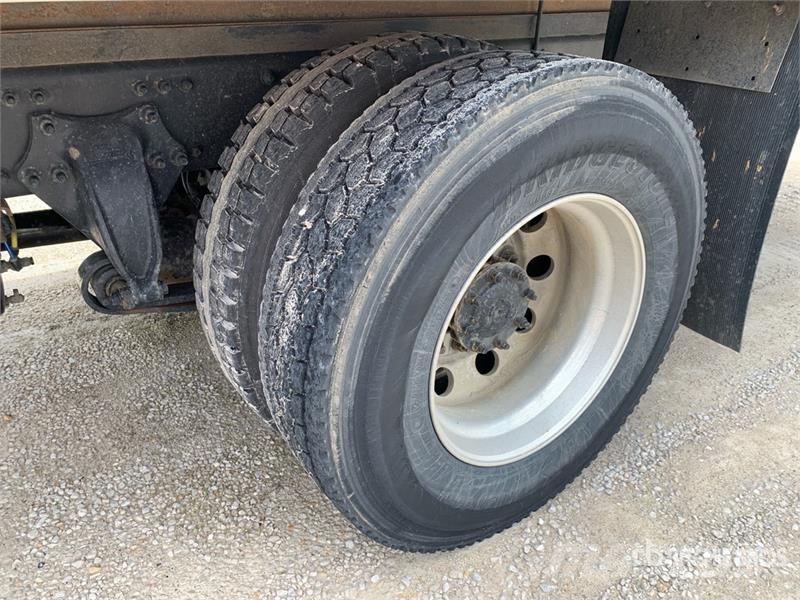 Freightliner M2106 4x2 Van Truck Box body trucks