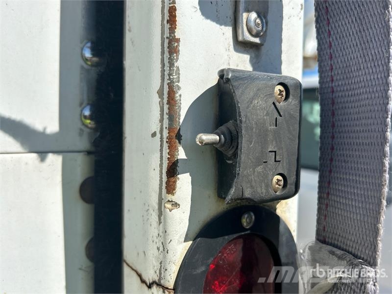 Freightliner M2106 4x2 Van Truck (Inoperable) Camion Fourgon