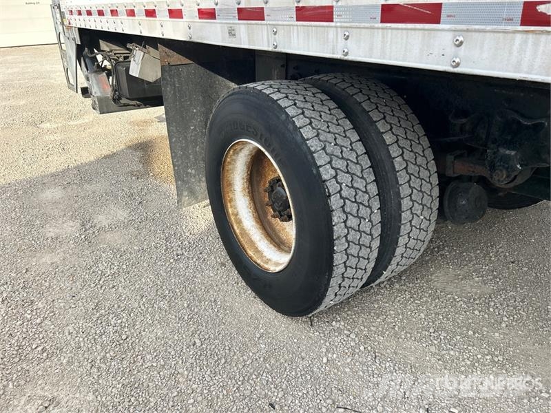 Freightliner M2106 4x2 Van Truck Kapali kasa kamyonlar