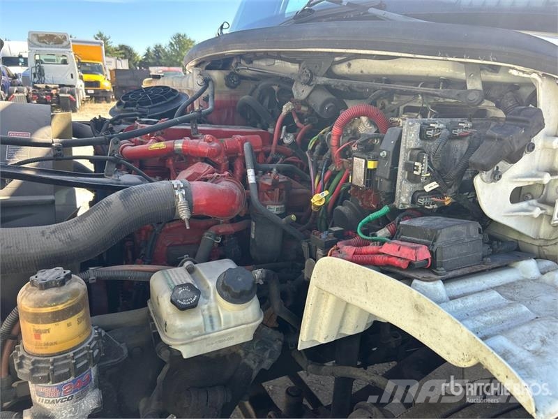Freightliner M2106 4x2 Van Truck (Inoperable) Camion Fourgon