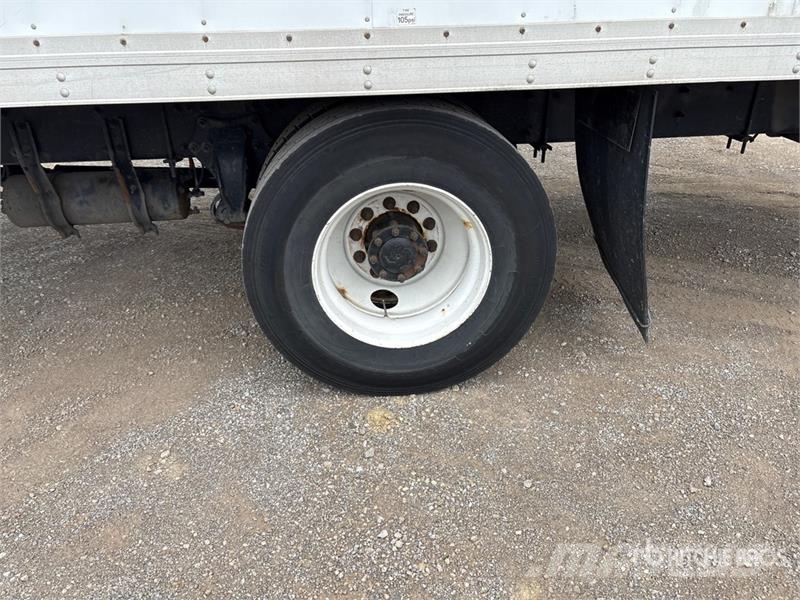 Freightliner M2106 4x2 Van Truck Грузовики-Фургоны