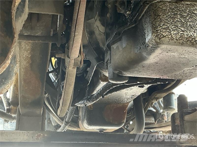 Freightliner M2106 4x2 Van Truck Грузовики-Фургоны