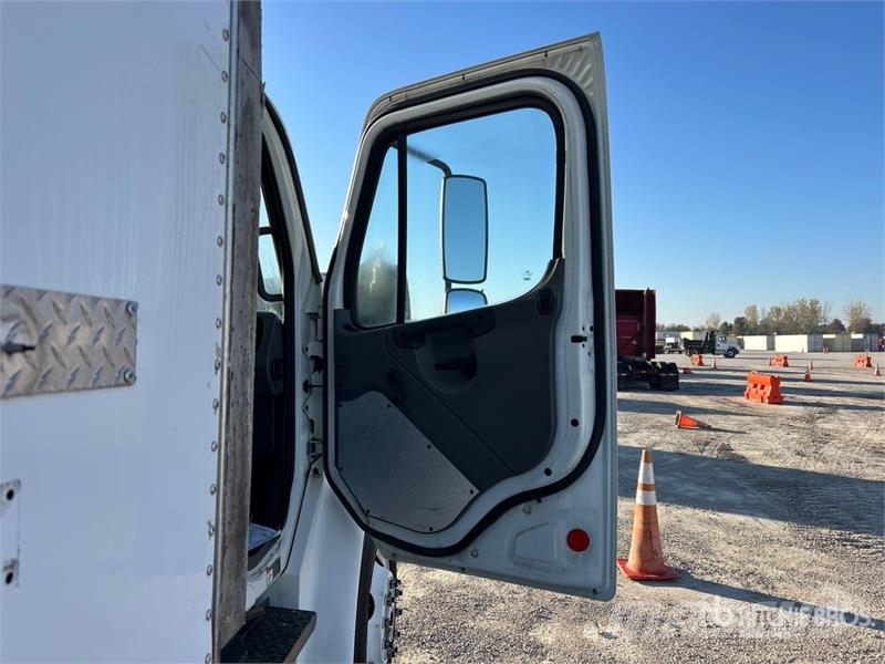 Freightliner M2106 4x2 Van Truck Camion Fourgon