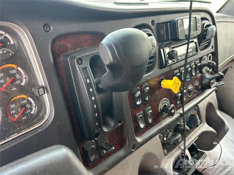 Freightliner M2106 4x2 Van Truck (Inoperable) Kastenaufbau