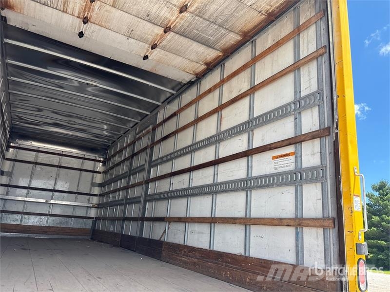 Freightliner M2106 4x2 Van Truck ボックスボディー、ウイング、箱車