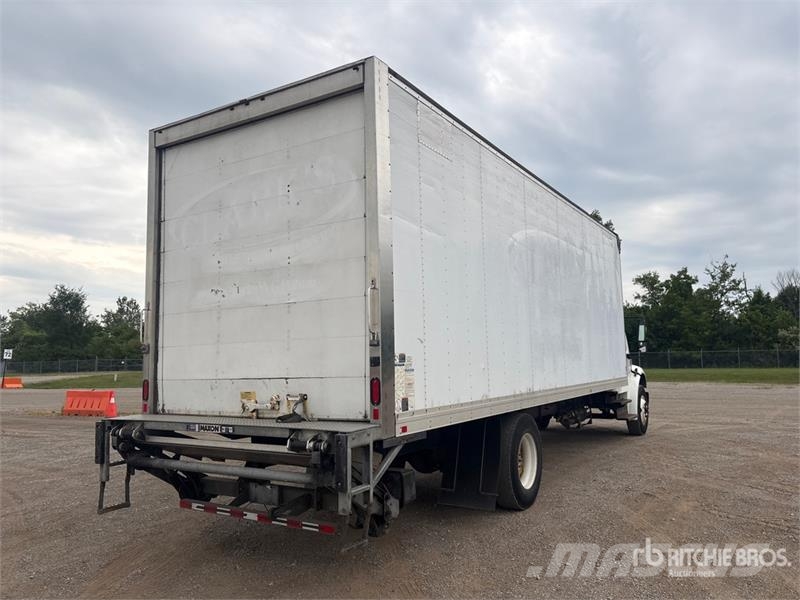Freightliner M2106 4x2 Van Truck Грузовики-Фургоны