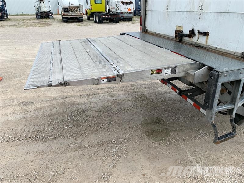 Freightliner M2106 4x2 Van Truck Box body trucks