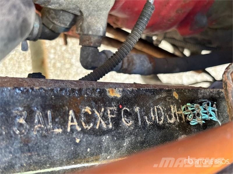 Freightliner M2106 4x2 Van Truck ボックスボディー、ウイング、箱車