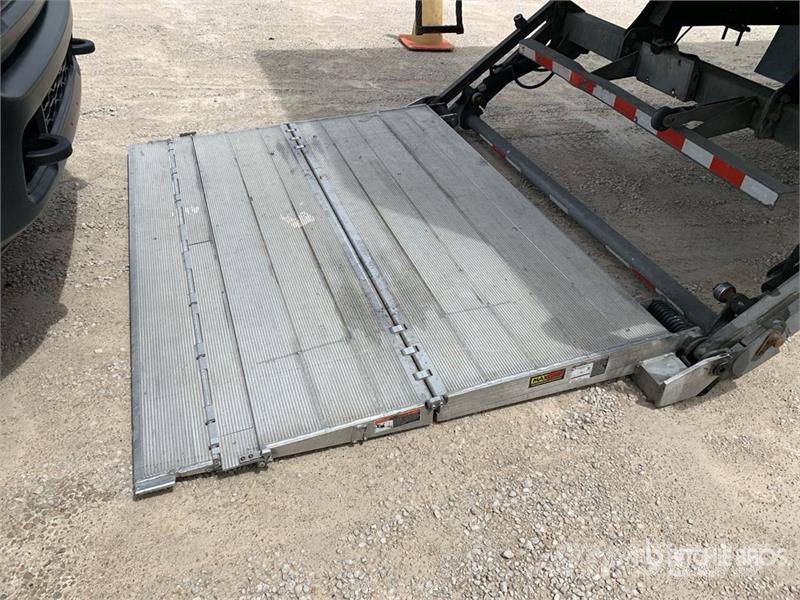 Freightliner M2106 4x2 Van Truck Sanduk kamioni
