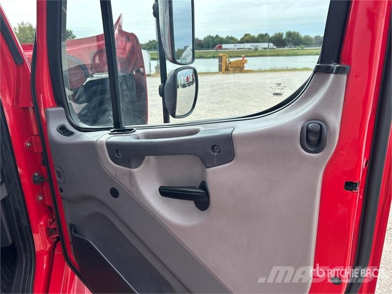 Freightliner M2106 4x2 Van Truck Box trucks