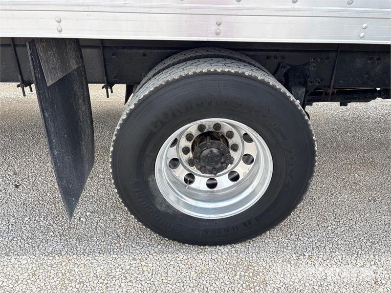 Freightliner M2106 4x2 Van Truck Box body trucks
