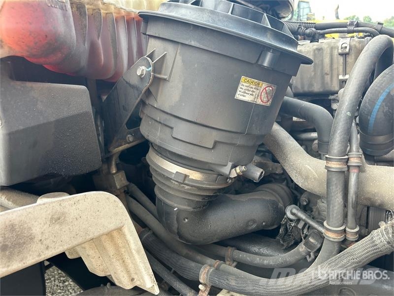 Freightliner M2106 4x2 Van Truck (Inoperable) Kastenaufbau
