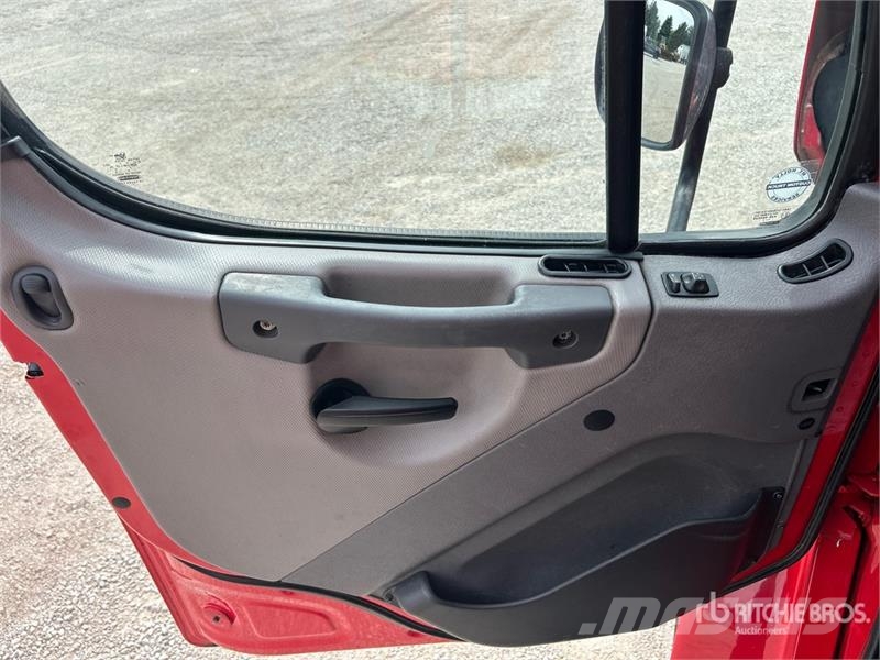 Freightliner M2106 4x2 Van Truck Box trucks