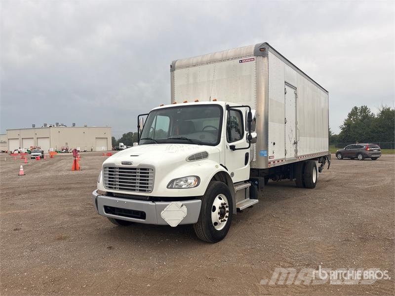 Freightliner M2106 4x2 Van Truck Umpikorikuorma-autot