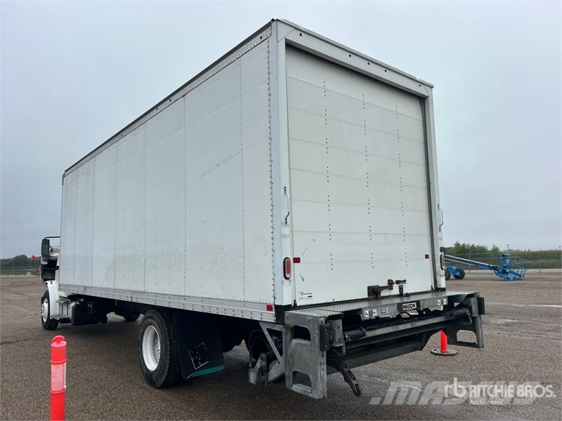 Freightliner M2106 4x2 Van Truck Фургони