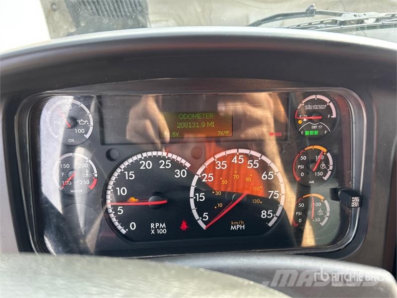 Freightliner M2106 4x2 Van Truck Kapali kasa kamyonlar