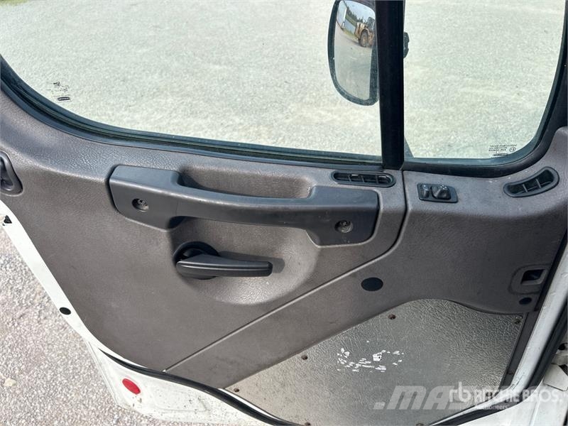 Freightliner M2106 4x2 Van Truck (Inoperable) Kastenaufbau