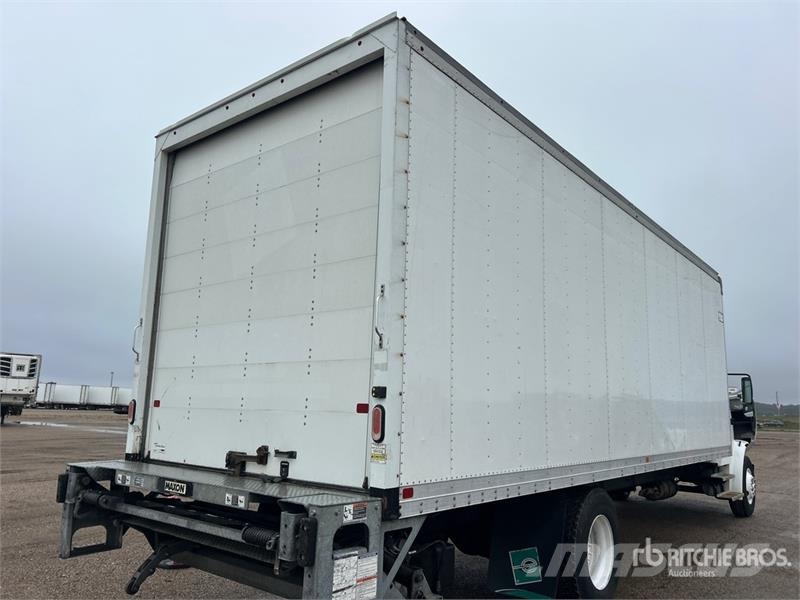 Freightliner M2106 4x2 Van Truck Фургони