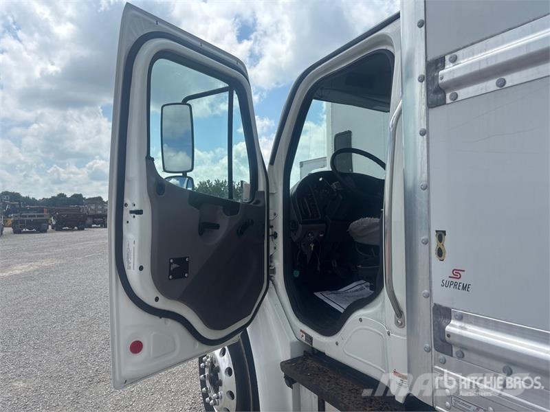 Freightliner M2106 4x2 Van Truck Box body trucks