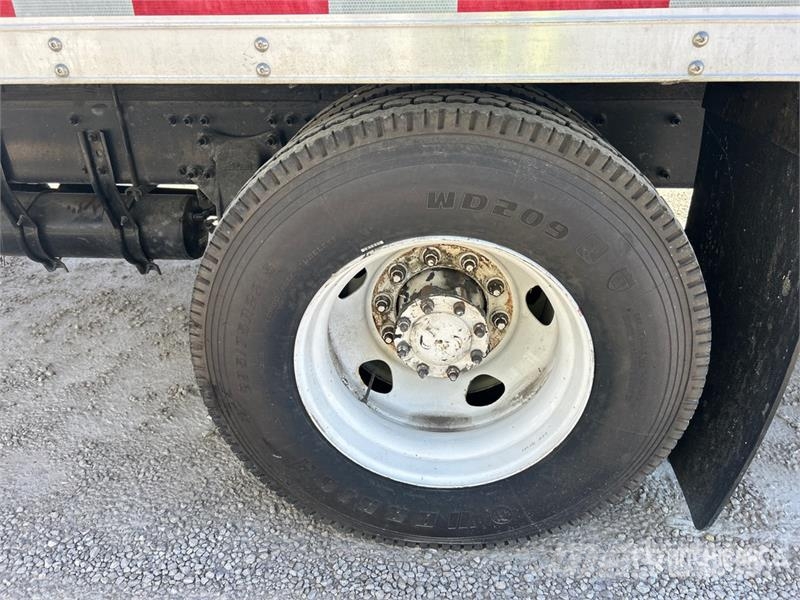 Freightliner M2106 4x2 Van Truck (Inoperable) Camion Fourgon