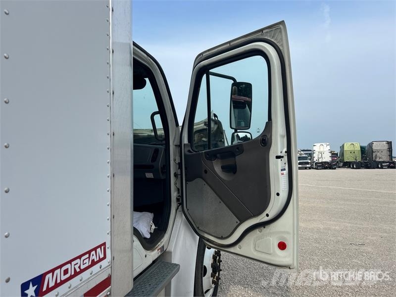 Freightliner M2106 4x2 Van Truck (Inoperable) Kastenaufbau