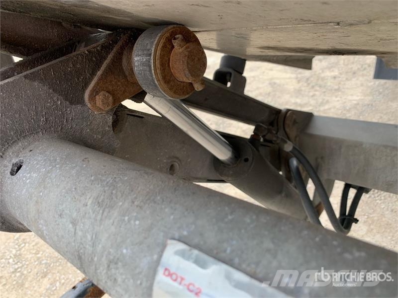 Freightliner M2106 4x2 Van Truck Sanduk kamioni